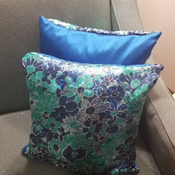 Sequined & Tribal Print Accent Pillow Cases - Picture 2 of 3